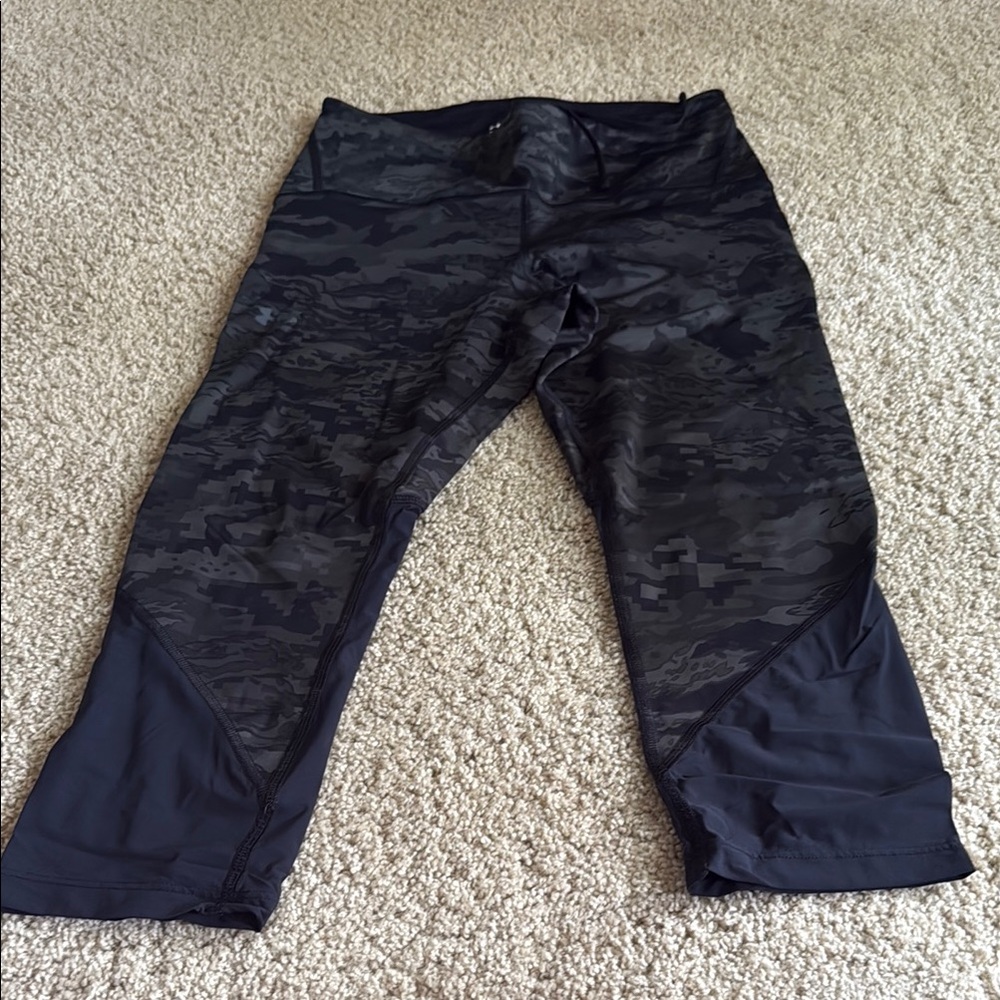 Under Armour Black Camouflage Capris